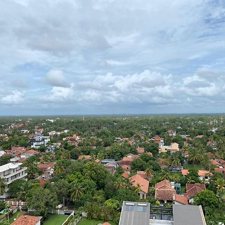 Ocean Breeze - Udaya Luxury Apartments Негомбо Экстерьер фото