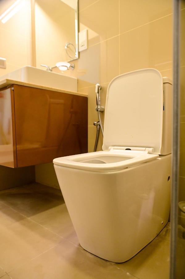 Ocean Breeze - Udaya Luxury Apartments Негомбо Экстерьер фото