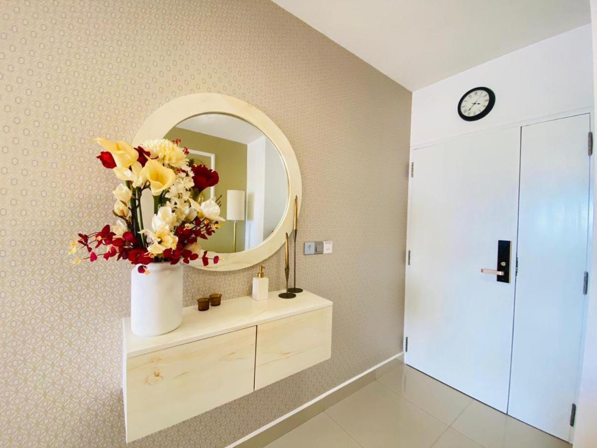 Ocean Breeze - Udaya Luxury Apartments Негомбо Экстерьер фото