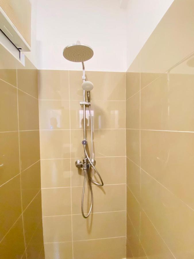 Ocean Breeze - Udaya Luxury Apartments Негомбо Экстерьер фото