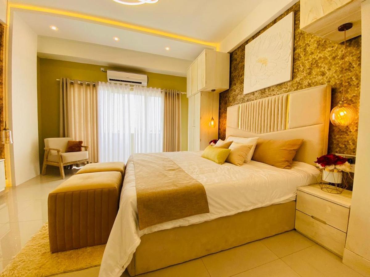 Ocean Breeze - Udaya Luxury Apartments Негомбо Экстерьер фото