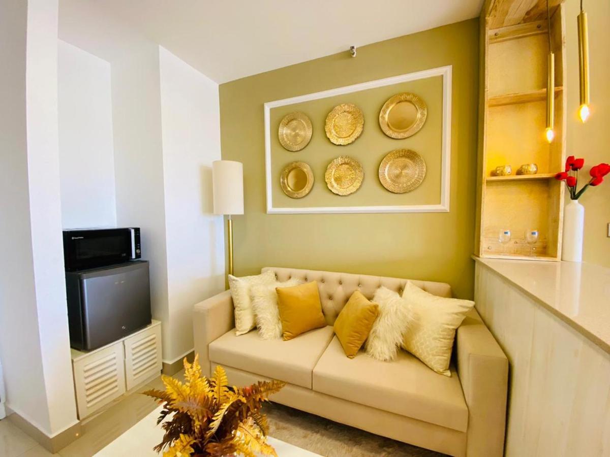 Ocean Breeze - Udaya Luxury Apartments Негомбо Экстерьер фото