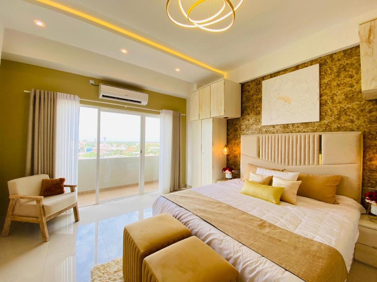 Ocean Breeze - Udaya Luxury Apartments Негомбо Экстерьер фото