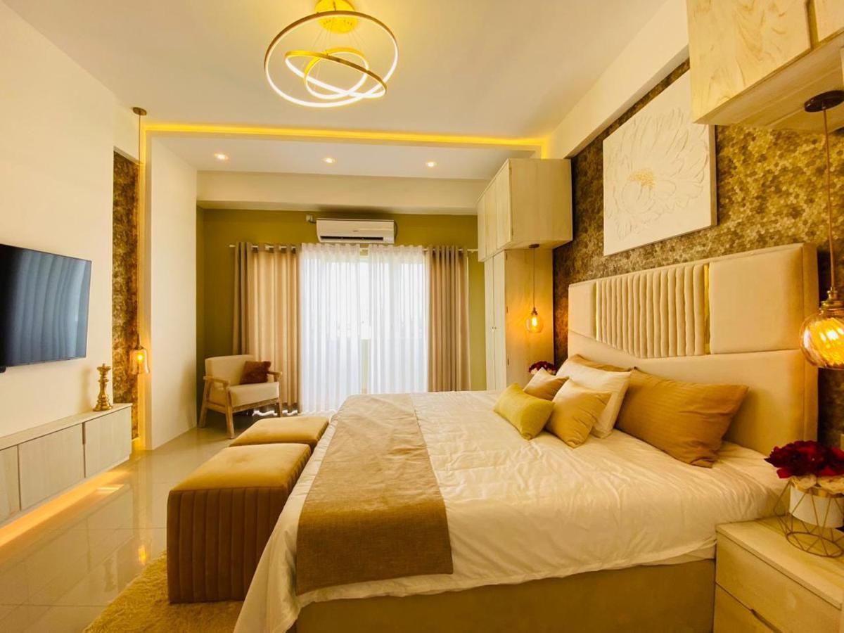 Ocean Breeze - Udaya Luxury Apartments Негомбо Экстерьер фото