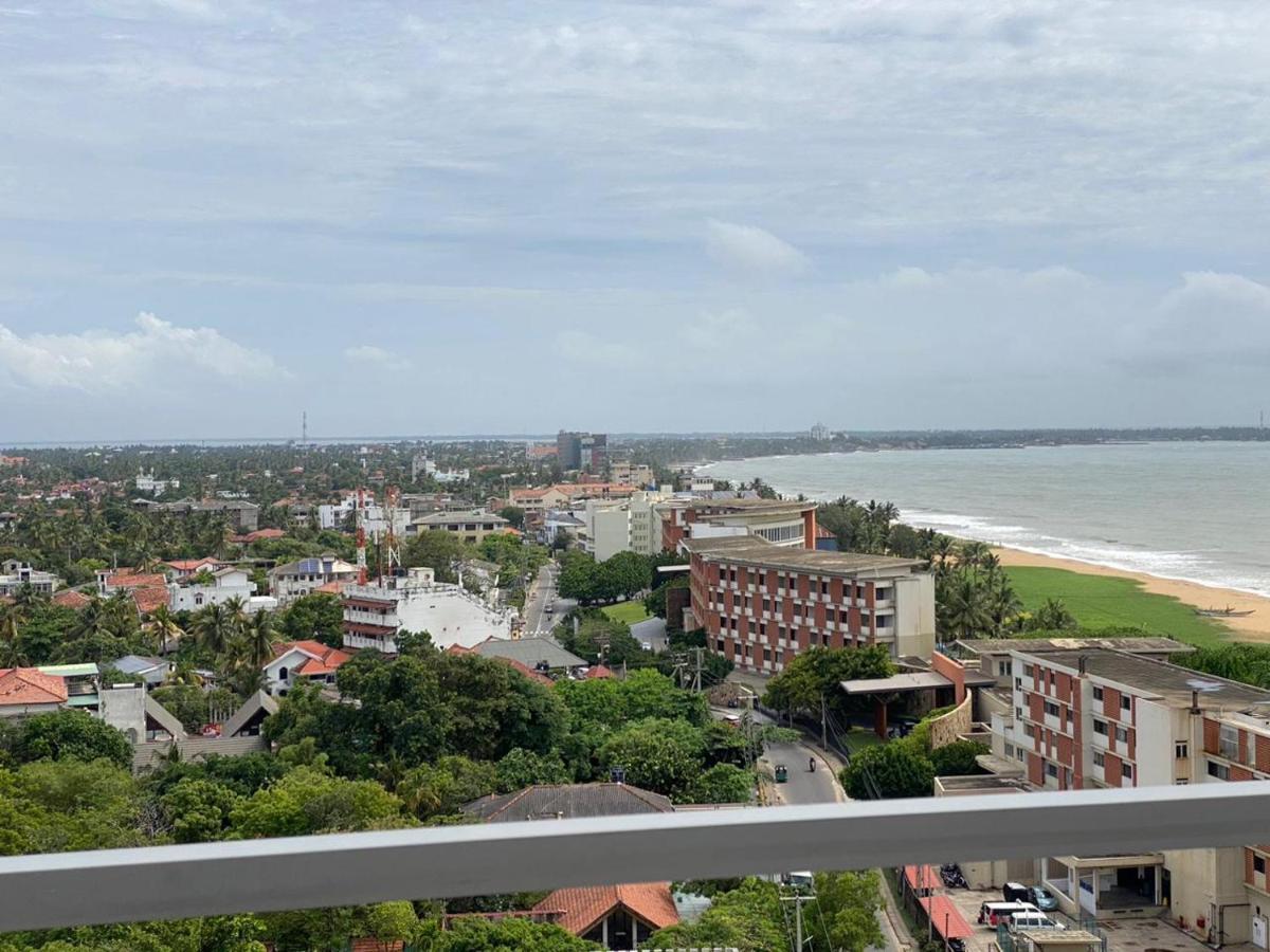 Ocean Breeze - Udaya Luxury Apartments Негомбо Экстерьер фото