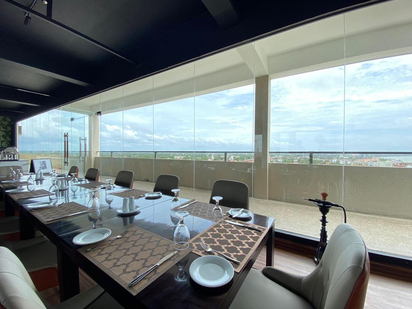 Ocean Breeze - Udaya Luxury Apartments Негомбо Экстерьер фото