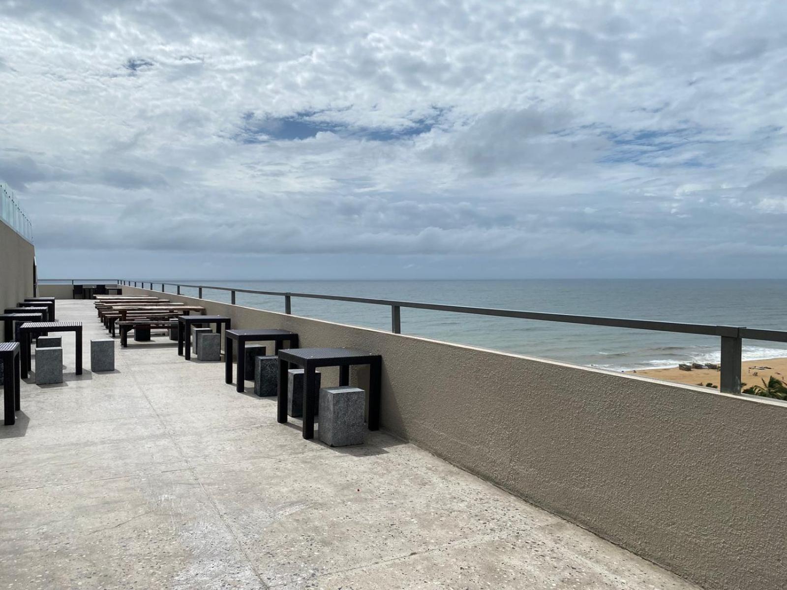 Ocean Breeze - Udaya Luxury Apartments Негомбо Экстерьер фото